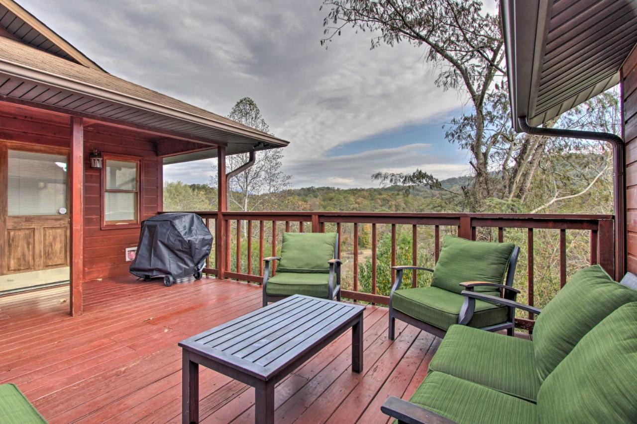 Luxe Cabin With Covered Pool And Smoky Mountain Vistas Villa Sevierville Exterior photo