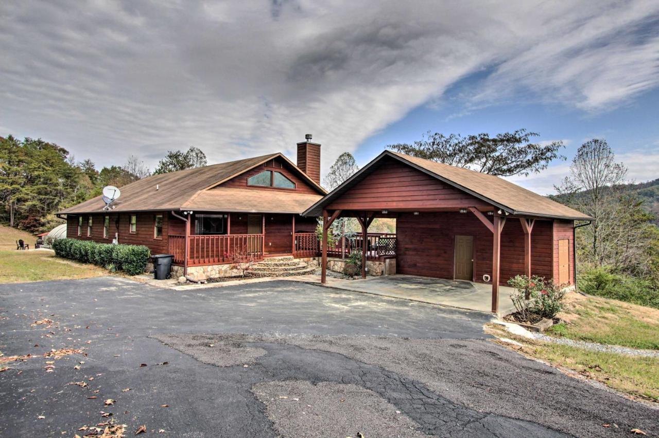 Luxe Cabin With Covered Pool And Smoky Mountain Vistas Villa Sevierville Exterior photo