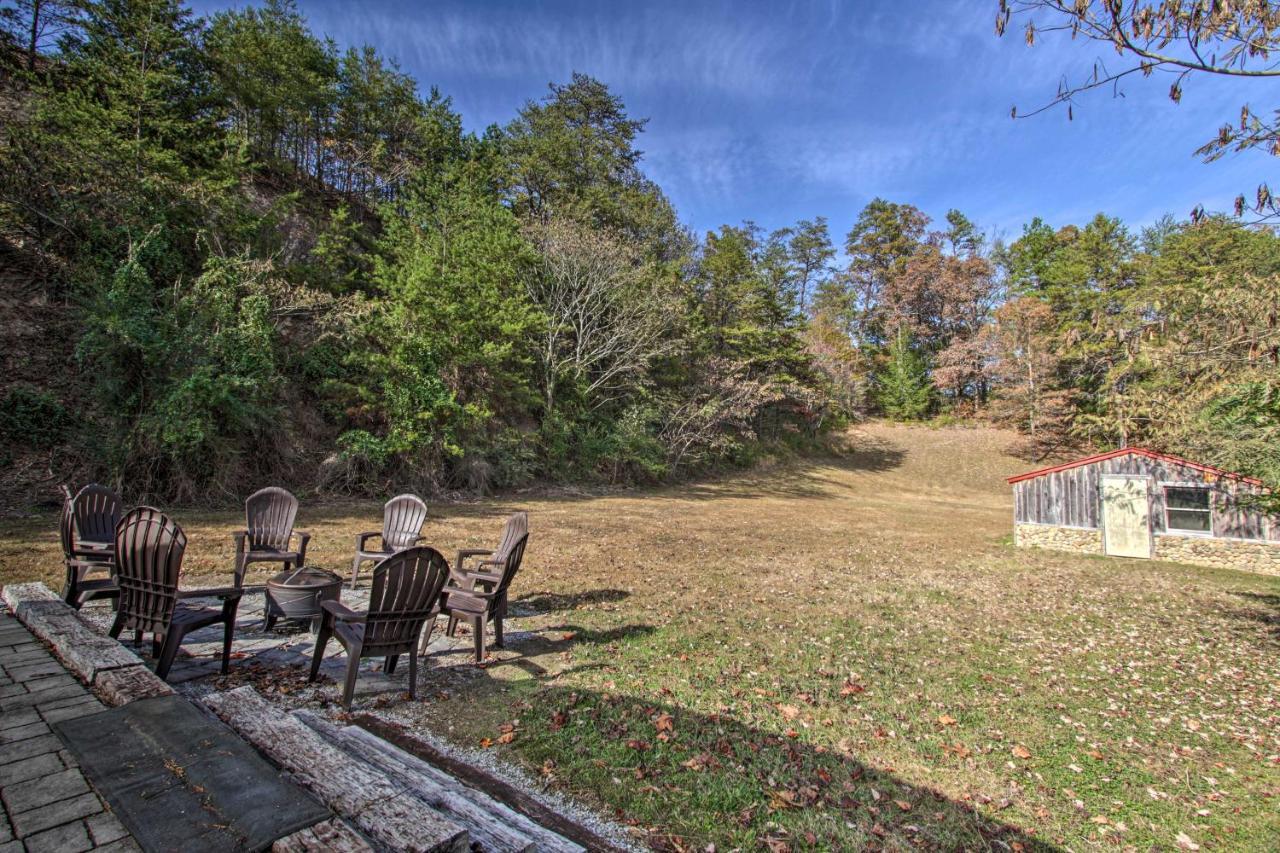 Luxe Cabin With Covered Pool And Smoky Mountain Vistas Villa Sevierville Exterior photo